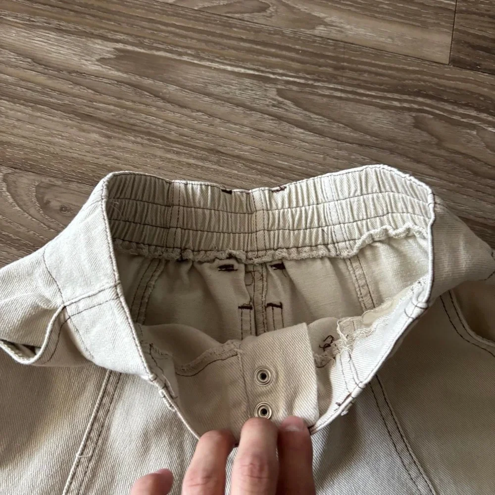 Vintage Y2K/2000s Cream Streetwear Cargo Pants! 26x30